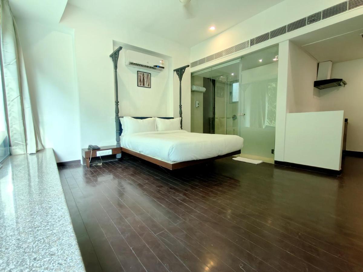 The Sky Imperial Hotel Yahvi Vadodara Extérieur photo