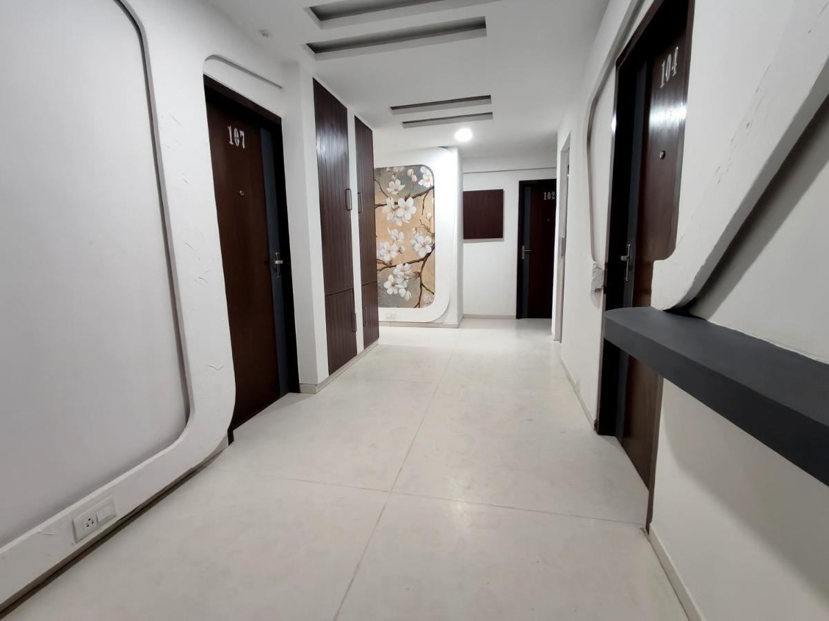 The Sky Imperial Hotel Yahvi Vadodara Extérieur photo